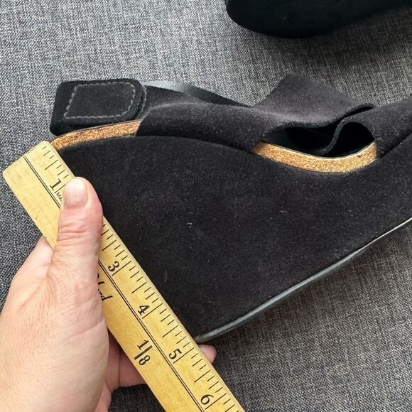 Pedro Garcia
Denia Crossover Wedge Sandals Size 9 - Picture 9 of 14